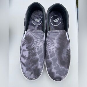 Mens Nike tie-die slip on shoes 10.5